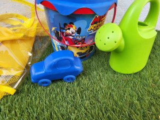 Cubo de playa Mickey con accesorios