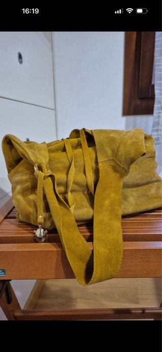 Borsa a tracolla Carpisa in pelle scamosciata
