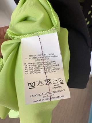 Vestido Denny Rose negro detalles troquelados, T.M