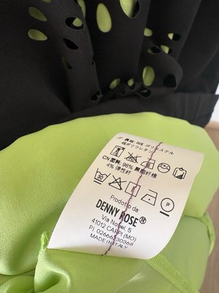 Vestido Denny Rose negro detalles troquelados, T.M
