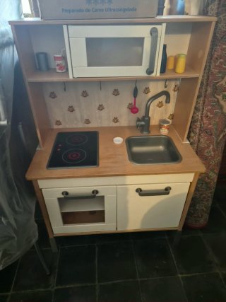 Cocina de madera para jugar