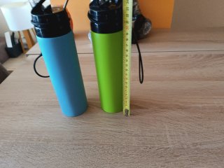 Botellas de silicona con tapa y pajita