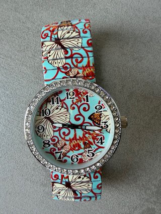 Reloj de pulsera con mariposas( sin pila)
