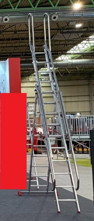 ESCALERA PROFESIONAL DE 3 TRAMOS CON BARANDILLA