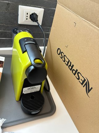 Macchina Caffè Nespresso Essenza Mini