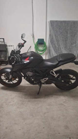 Honda CB125R 2023 Negra