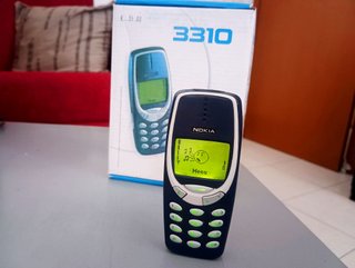 Nokia 3310 + Batteria + Caricabatterie + Scatola