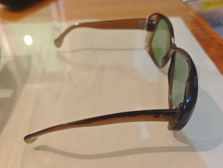 Antiguas Gafas de Sol. Bermejo y Hexágono Corp.