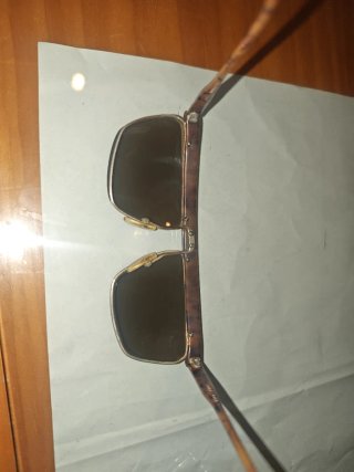 Antiguas Gafas de Sol. Bermejo y Hexágono Corp.