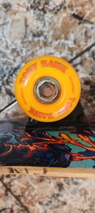 Skate Tony Hawk poco uso