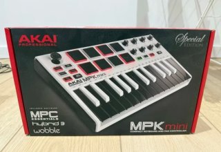 Controlador MIDI AKAI MPK mini MK3