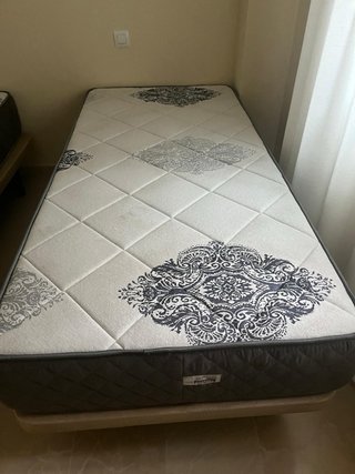 2 materassi 90cm e basi imbottite