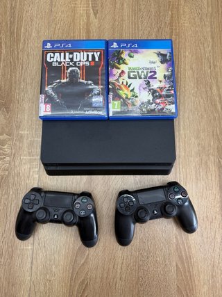 PS4 Slim + 2 juego + 2 mandos