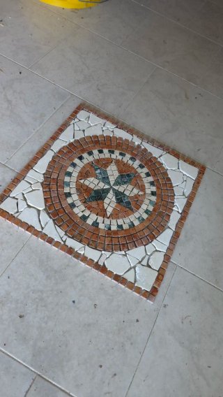 Mosaico decorativo rotondo