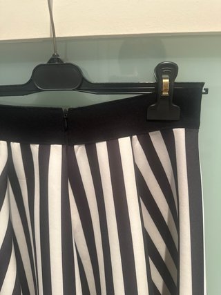 Falda midi rayas blanco y negro Talla M