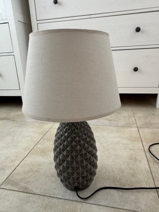 Lámpara de mesa diseño piña