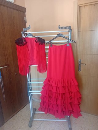 Falda y chaleco de flamenca