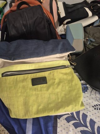 Lote Bolso y Monederos Regalo una maleta