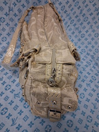 Bolso vintage beige y dorado estilo 2k
