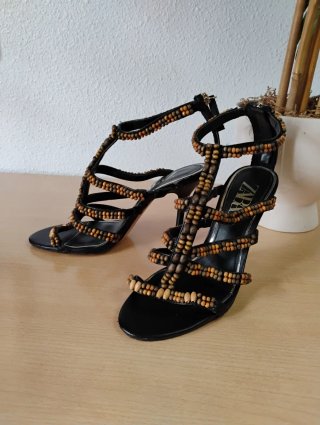 Sandalias Zara Tacon Abalorios Talla 40