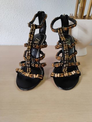 Sandalias Zara Tacon Abalorios Talla 40