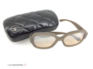 gafa de sol señora chanel 5373