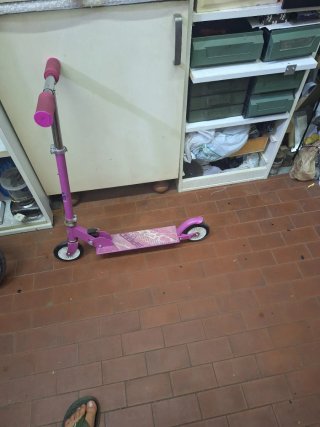 Monopattino rosa per bambini