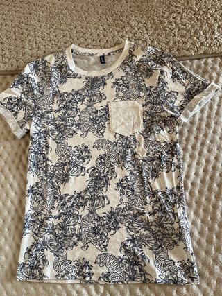 Camiseta H&M Estampado Tigres Talla S