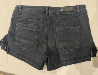 Shorts vaqueros negros con encaje