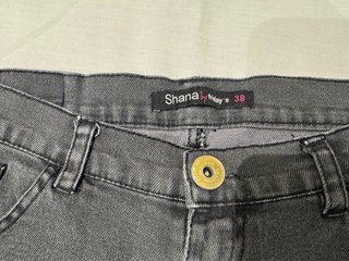 Shorts vaqueros grises con estampado bandera USA