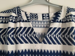 Vestido estampado azul y blanco
