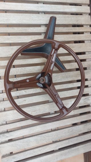 Volante Simca 1200 Marrón