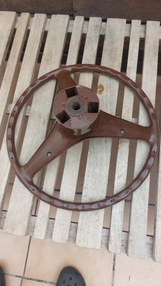 Volante Simca 1200 Marrón