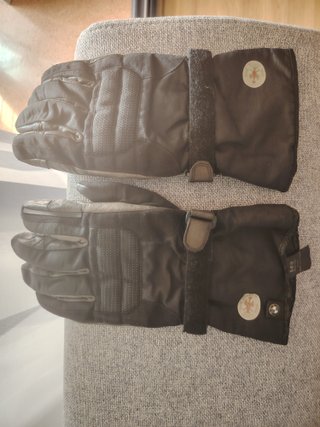 Dos pares de guantes invierno (uno BMW) de Goretex