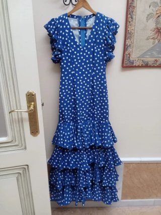 Vestido de gitana azul con lunares blancos