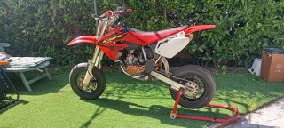 Honda CR85 Supermotard Roja y Blanca