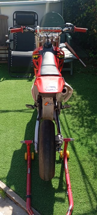 Honda CR85 Supermotard Roja y Blanca