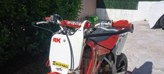 Honda CR85 Supermotard Roja y Blanca