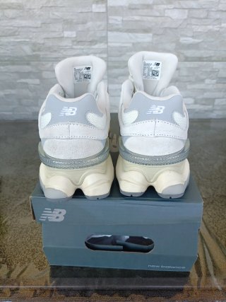 New Balance 9060 camoscio ghiaccio 39.5