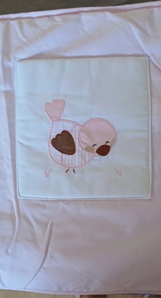 Edredón, chichonera cuna con pájaros.