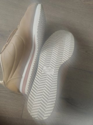 Nike Cortez Beige/Rojo Talla 38