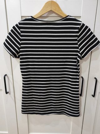 Camiseta rayas negra y blanca