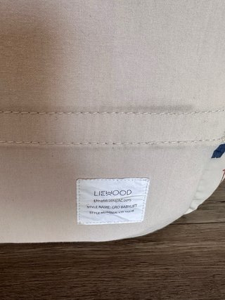 Nido reductor Liewood estampado safari