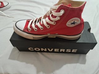 Converse rojas altas
