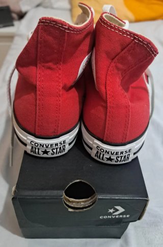Converse rojas altas