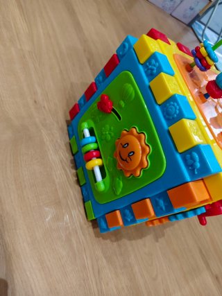 Cubo de actividades para bebés
