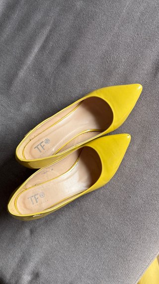 Zapatos de tacón TFS Amarillo vibrante – Talla 38