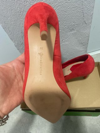 Zapatos de tacón stiletto rojos