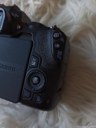 Canon EOS 250D + Objetivo 18-55mm + Regalos