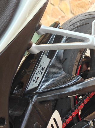 Suzuki GSX-R 600 Roja y Blanca